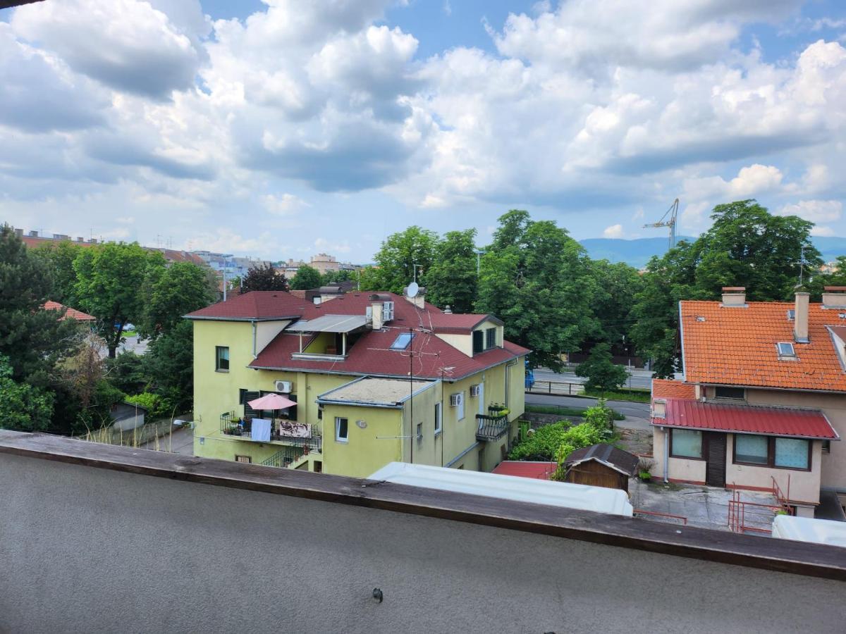 Appartement Apartman Buzanova 001 à Zagreb Extérieur photo